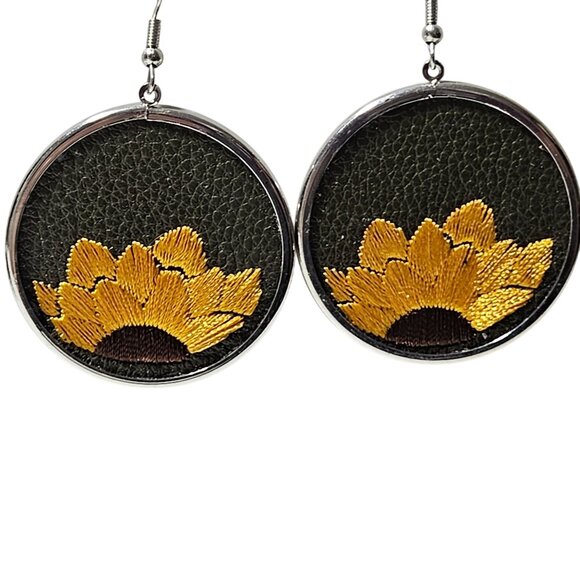 Boho Retro Sunflower Embroidered Leather Drop Earrings Silver Tone Frame 60s 70s - Picture 1 of 4